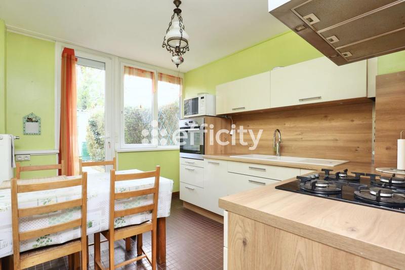 Maison - 80 m² - 4 pièces