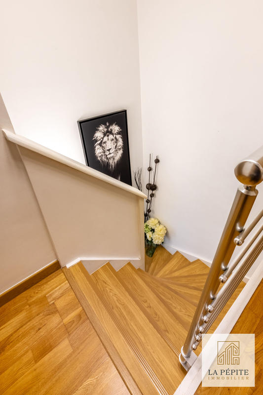 Maison - 173 m² - 9 pièces