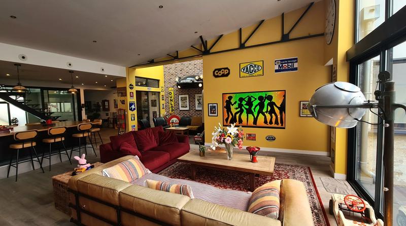 Loft - 350 m² - 9 pièces