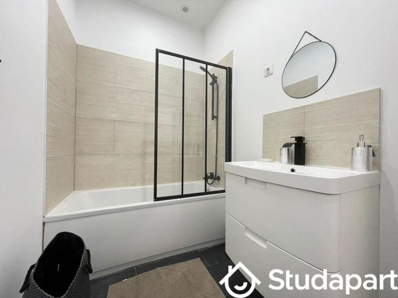 Chambre - 13 m² - 1 pièce