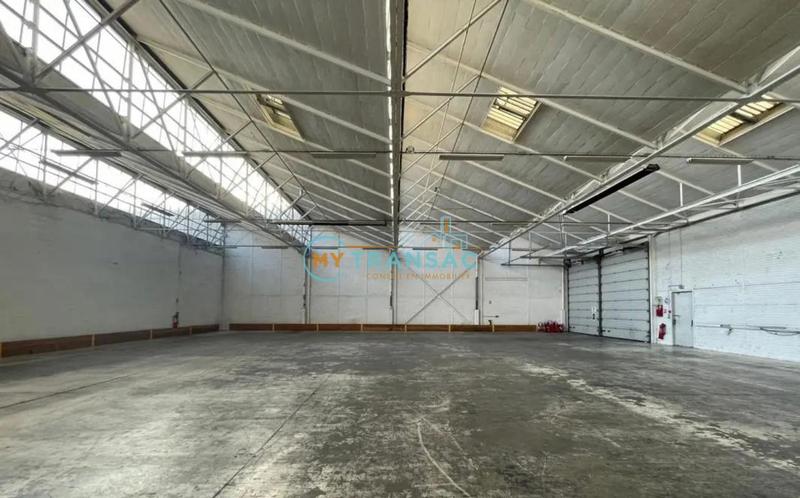 Local d'activités - 820 m²
