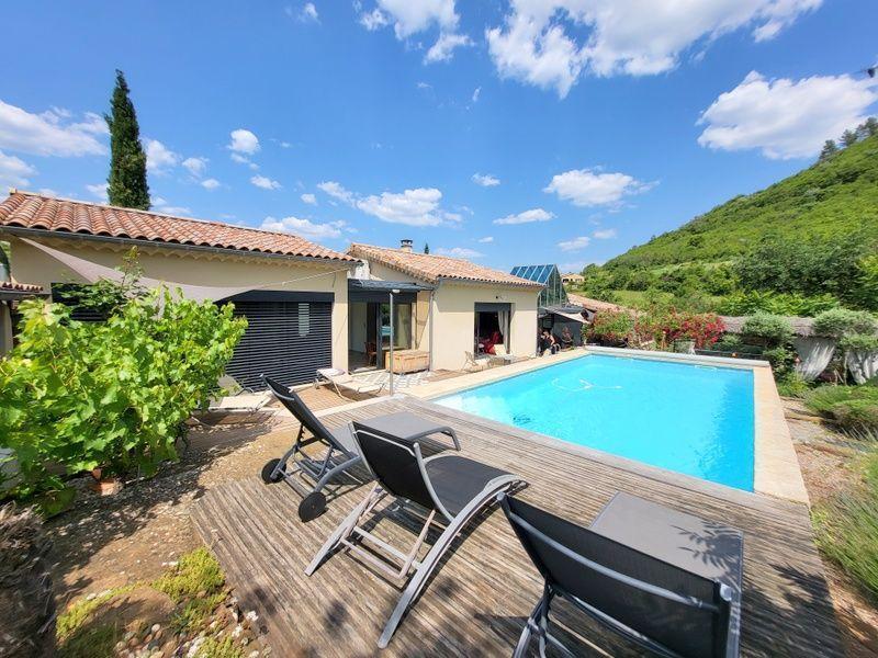 Maison - 165 m² - 8 pièces