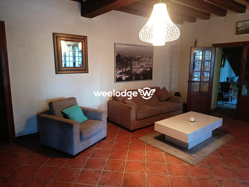 Maison - 239 m² - 10 pièces