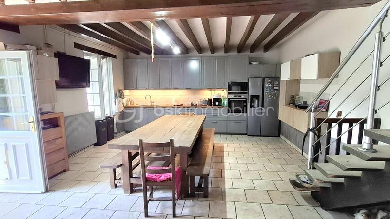 Propriété - 220 m² - 8 pièces