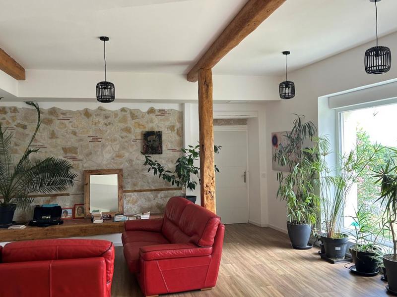 Propriété - 620 m² - 18 pièces