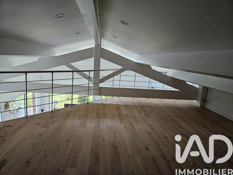 Maison - 251 m² - 5 pièces