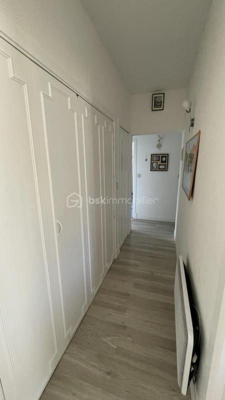 Maison traditionnelle - 235 m² - 11 pièces