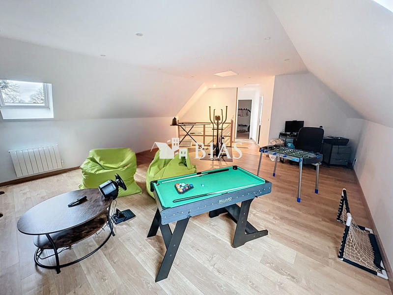 Maison - 197 m² - 7 pièces