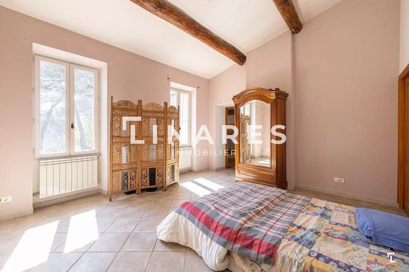 Maison - 300 m² - 7 pièces