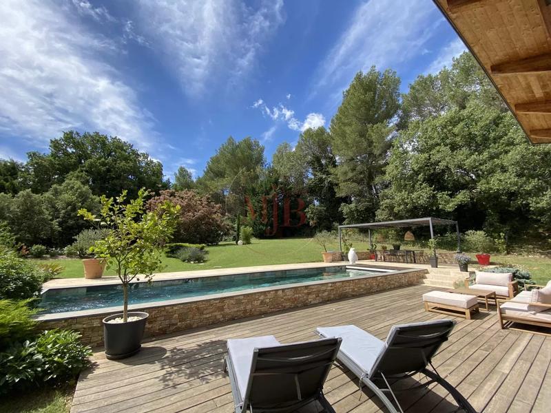 Villa - 160 m² - 7 pièces