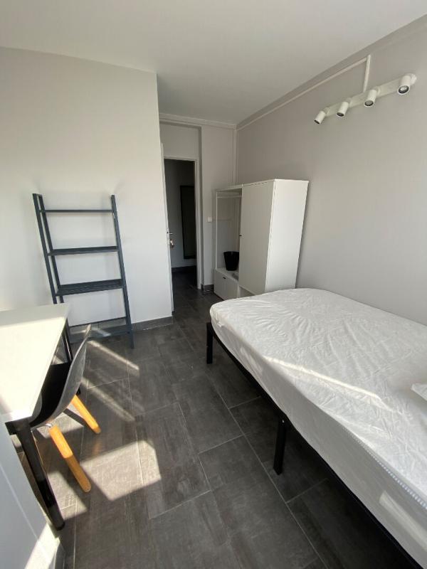 Appartement - 99 m² - 5 pièces