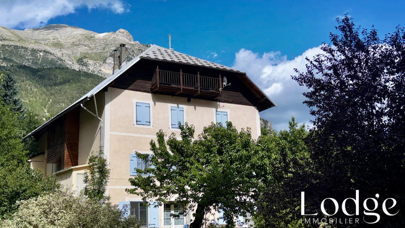 Maison - 400 m² - 26 pièces