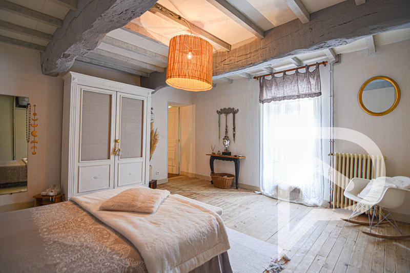 Maison - 140 m² - 5 pièces