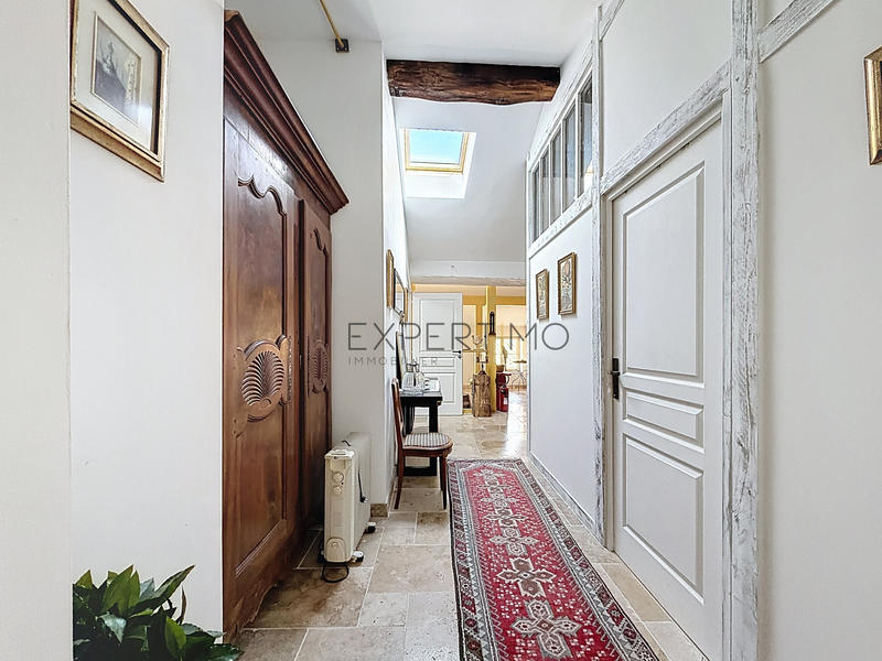 Maison - 249 m² - 7 pièces