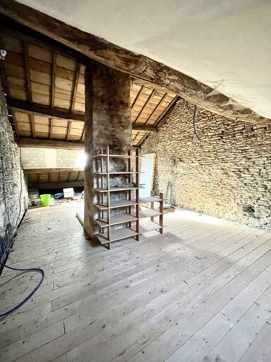 Maison ancienne - 130 m² - 3 pièces