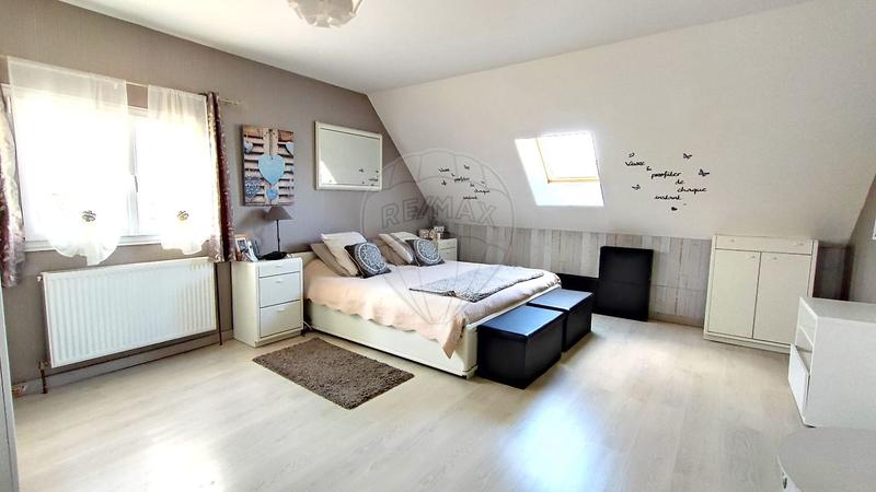 Maison - 165 m² - 8 pièces