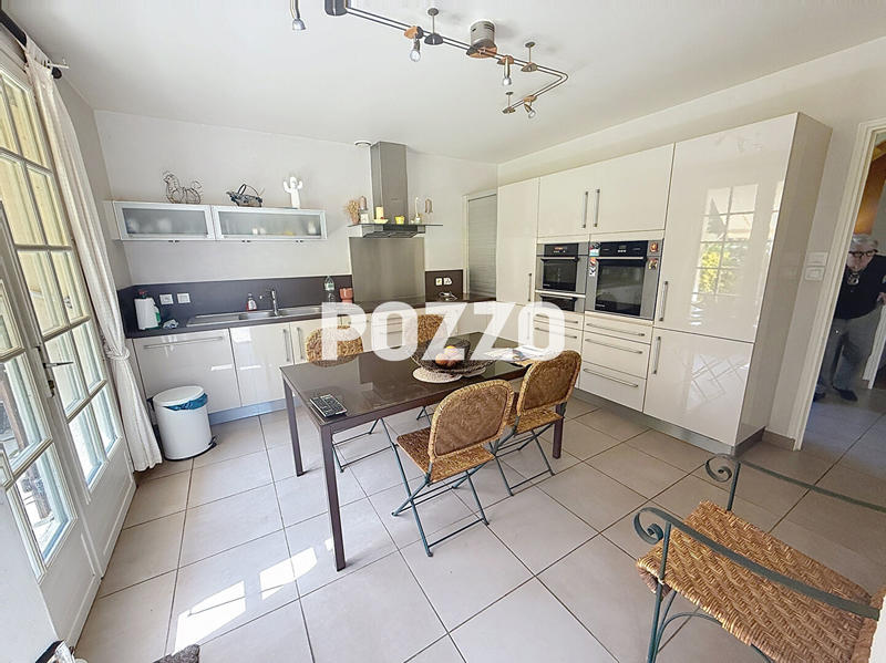 Maison - 172 m² - 6 pièces