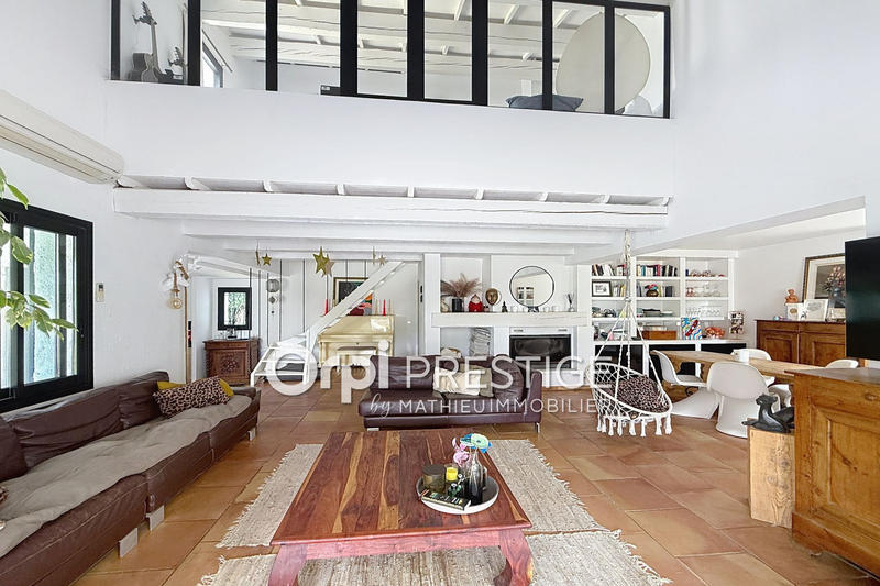 Maison - 170 m² - 6 pièces