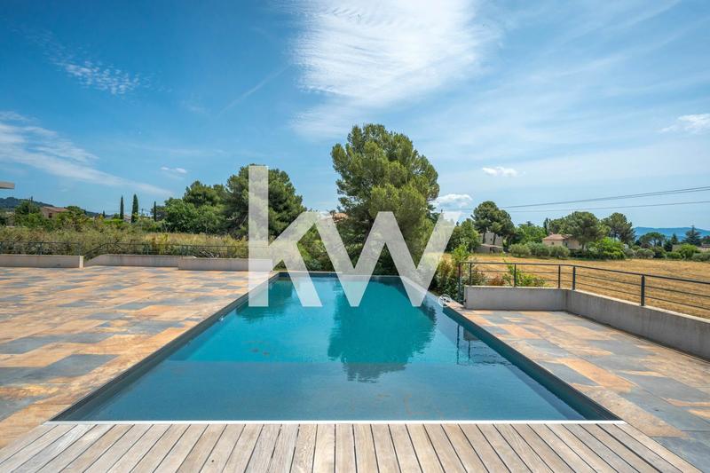 Maison - 350 m² - 8 pièces