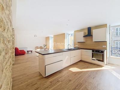 Appartement - 85 m² - 3 pièces