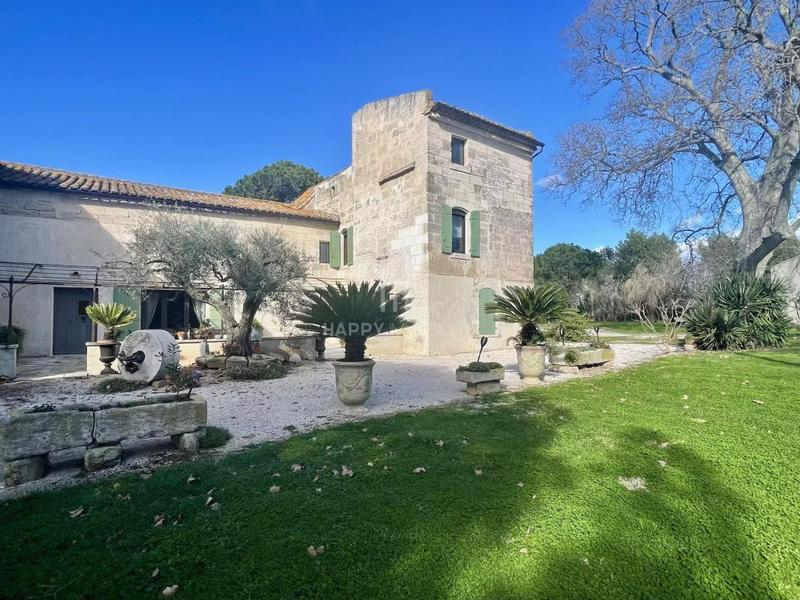 Mas - 450 m² - 5 pièces