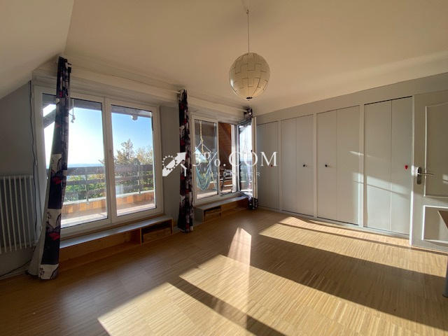 Propriété - 240 m² - 5 pièces