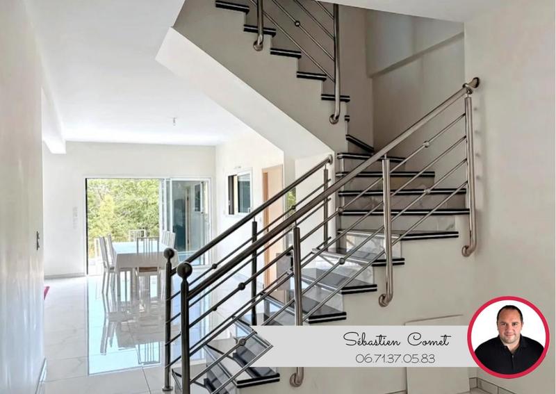 Maison - 192 m² - 6 pièces