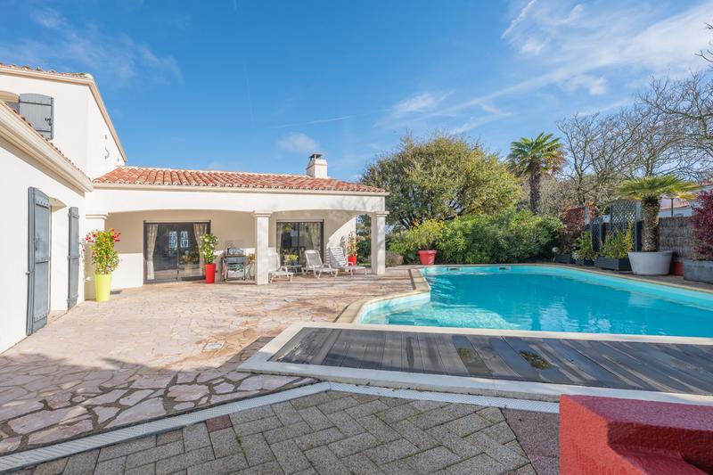 Maison - 167 m² - 6 pièces