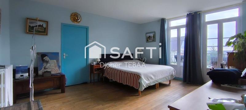 Maison - 211 m² - 10 pièces