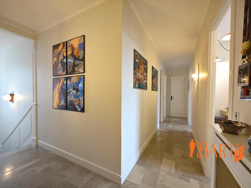 Maison - 325 m² - 4 pièces