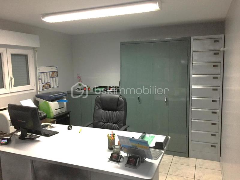 Local commercial - 200 m² - 3 pièces