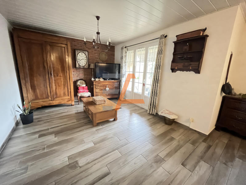 Maison - 237 m² - 9 pièces