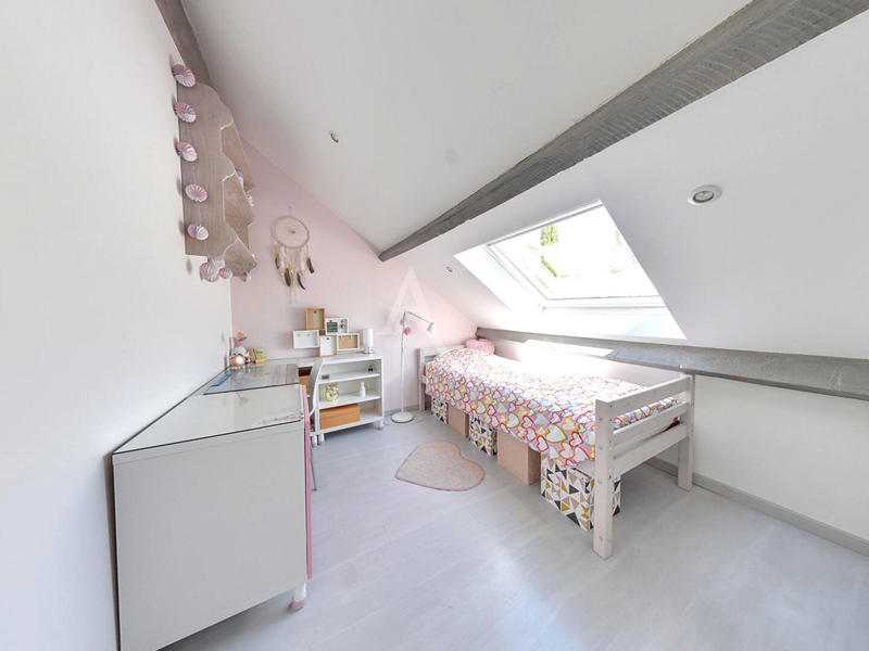 Maison - 183 m² - 8 pièces