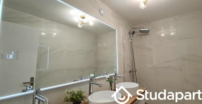 Chambre - 10 m² - 1 pièce