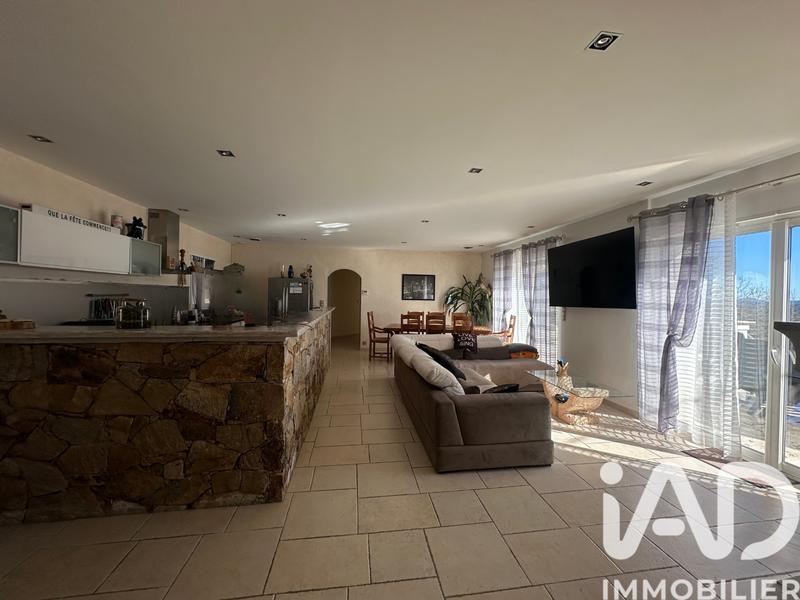 Maison - 190 m² - 5 pièces