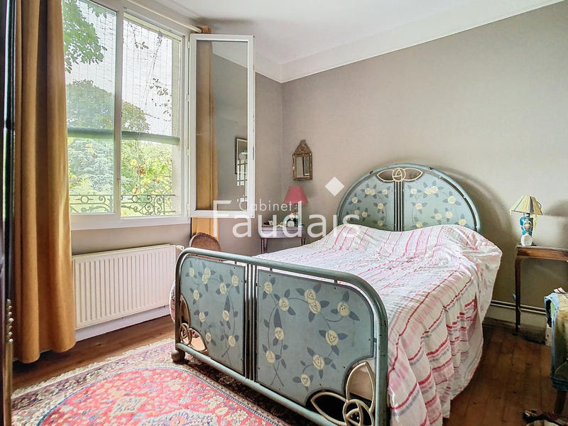 Maison - 250 m² - 8 pièces