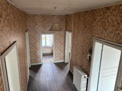 Maison - 360 m² - 9 pièces