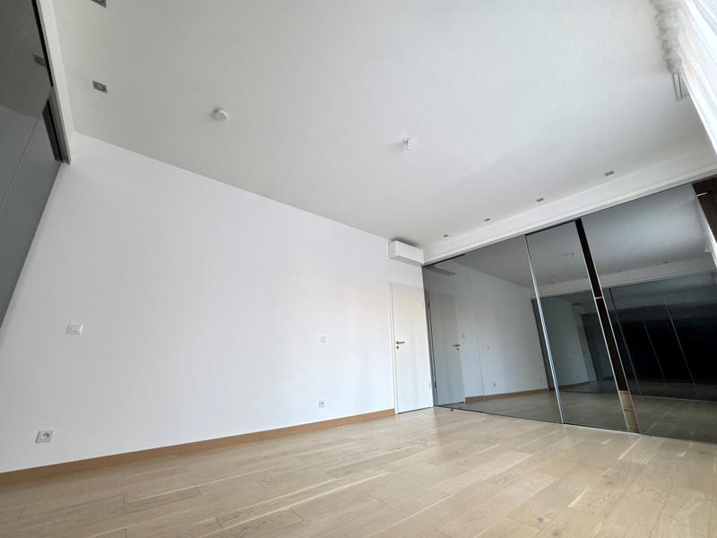 Appartement - 200 m² - 7 pièces