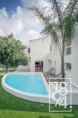 Maison d'architecte - 239 m² - 6 pièces