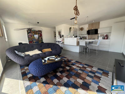 Appartement - 80 m² - 3 pièces