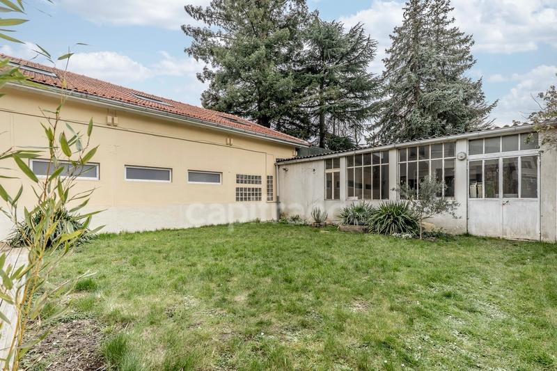 Maison - 210 m² - 9 pièces