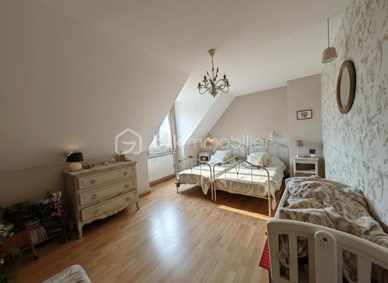 Maison traditionnelle - 150 m² - 7 pièces