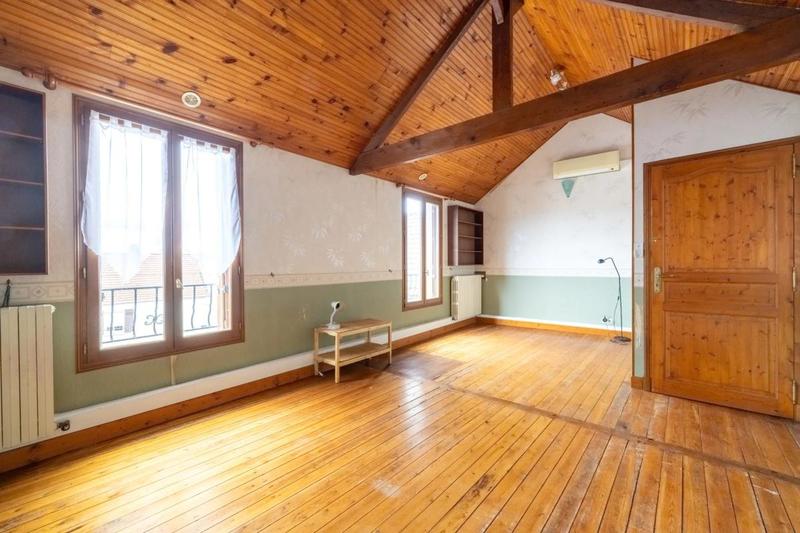 Maison - 206 m² - 8 pièces