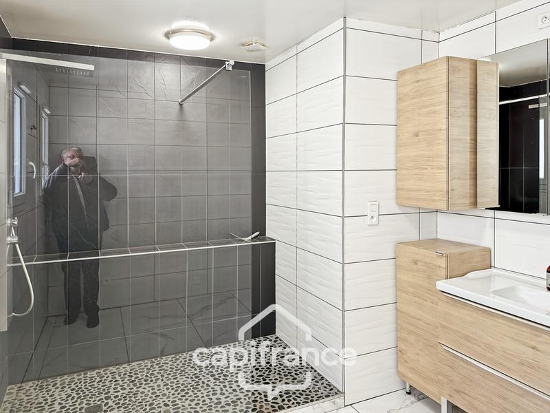 Maison - 187 m² - 8 pièces