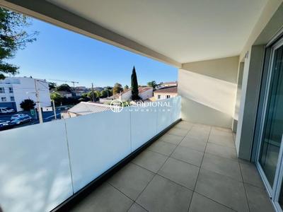 Appartement - 82 m² - 3 pièces