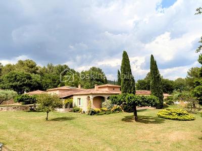 Propriété - 314 m² - 10 pièces