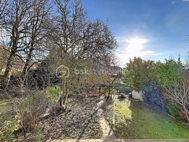 Maison traditionnelle - 195 m² - 6 pièces