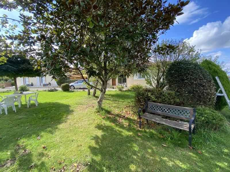 Maison - 198 m² - 8 pièces