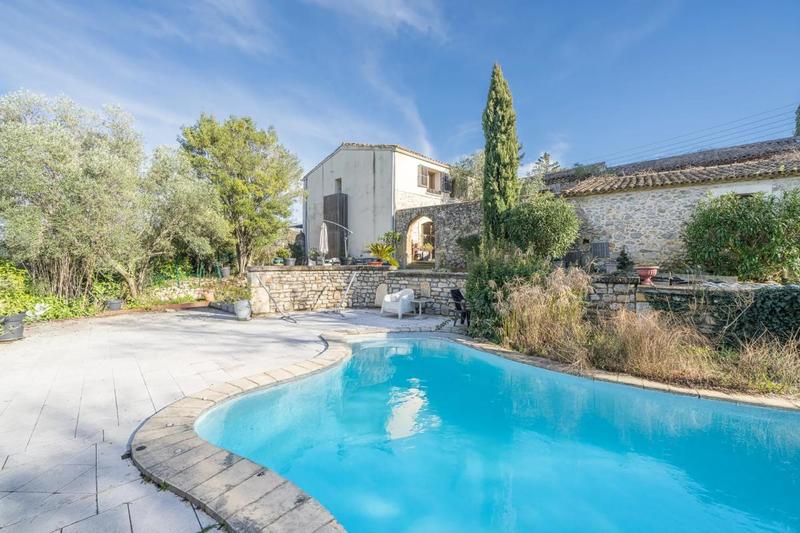 Mas - 300 m² - 10 pièces