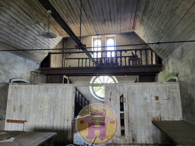 Local commercial - 1 947 m² - 16 pièces